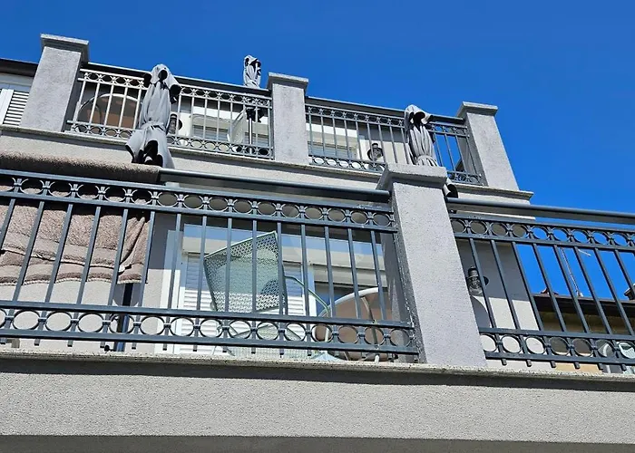 Daire Laguna Gisela *